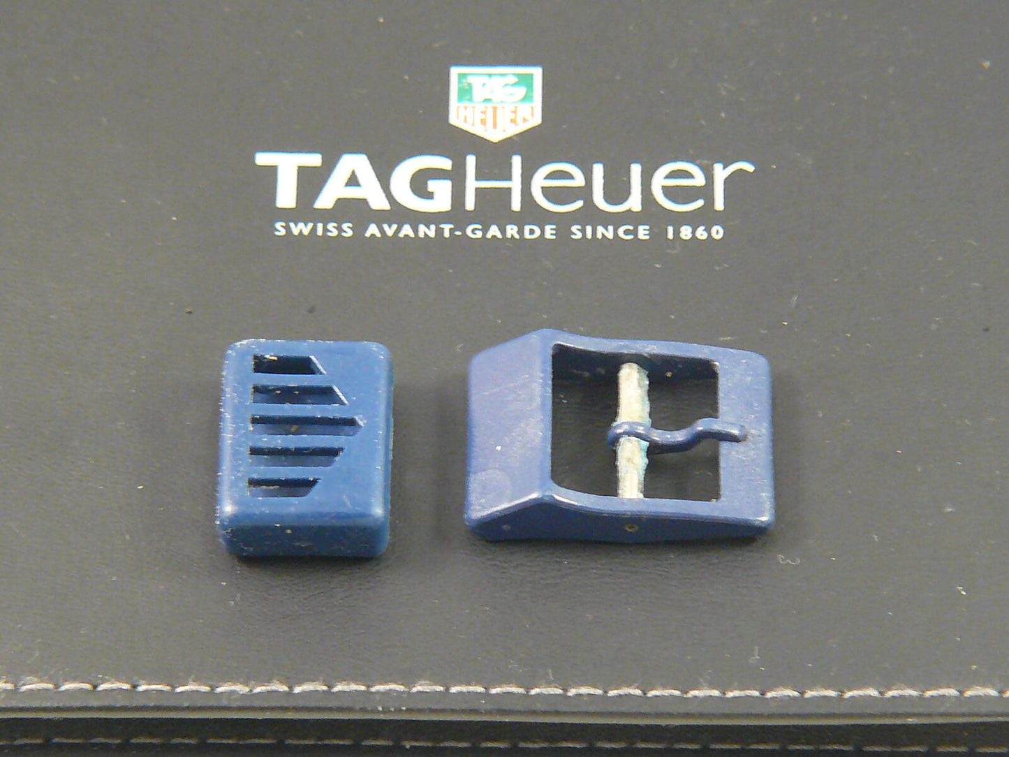 Used TAG Heuer Formula 1 mens 18mm clasp and holder dark blue from eu